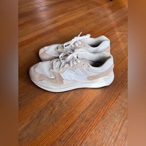 men’s new balance 57/40. size 9.